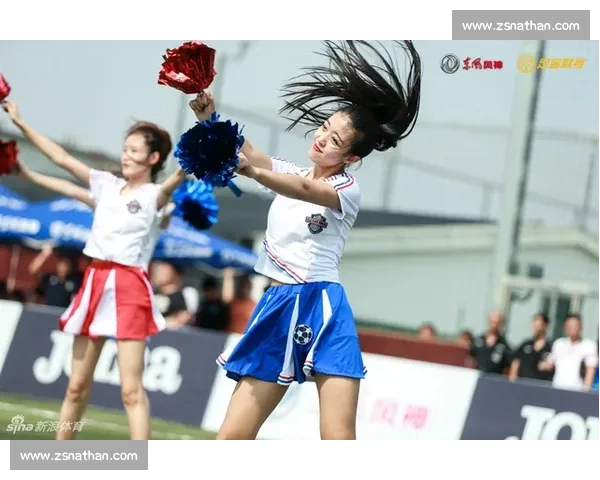 贾玲汪顺网球场燃爆！高马尾短裙造型掀起青春风暴